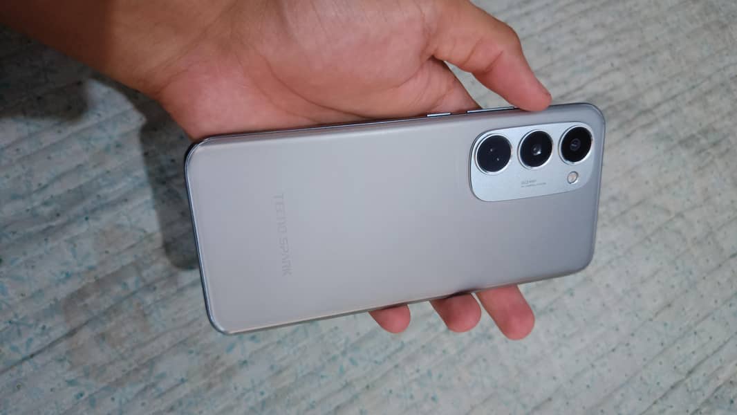 Tecno spark 40 pro+ 0