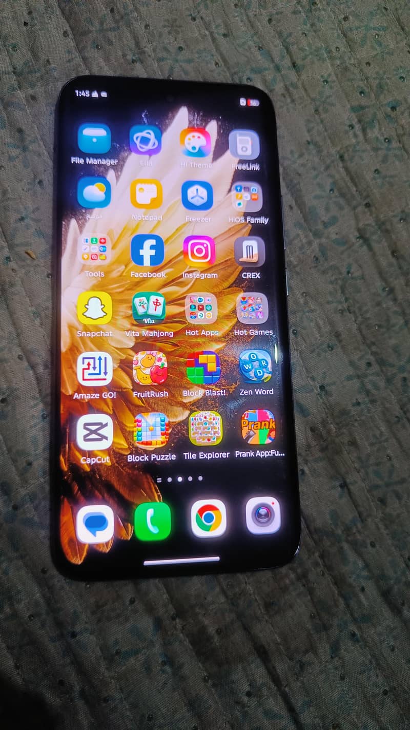 Tecno spark 40 pro+ 4