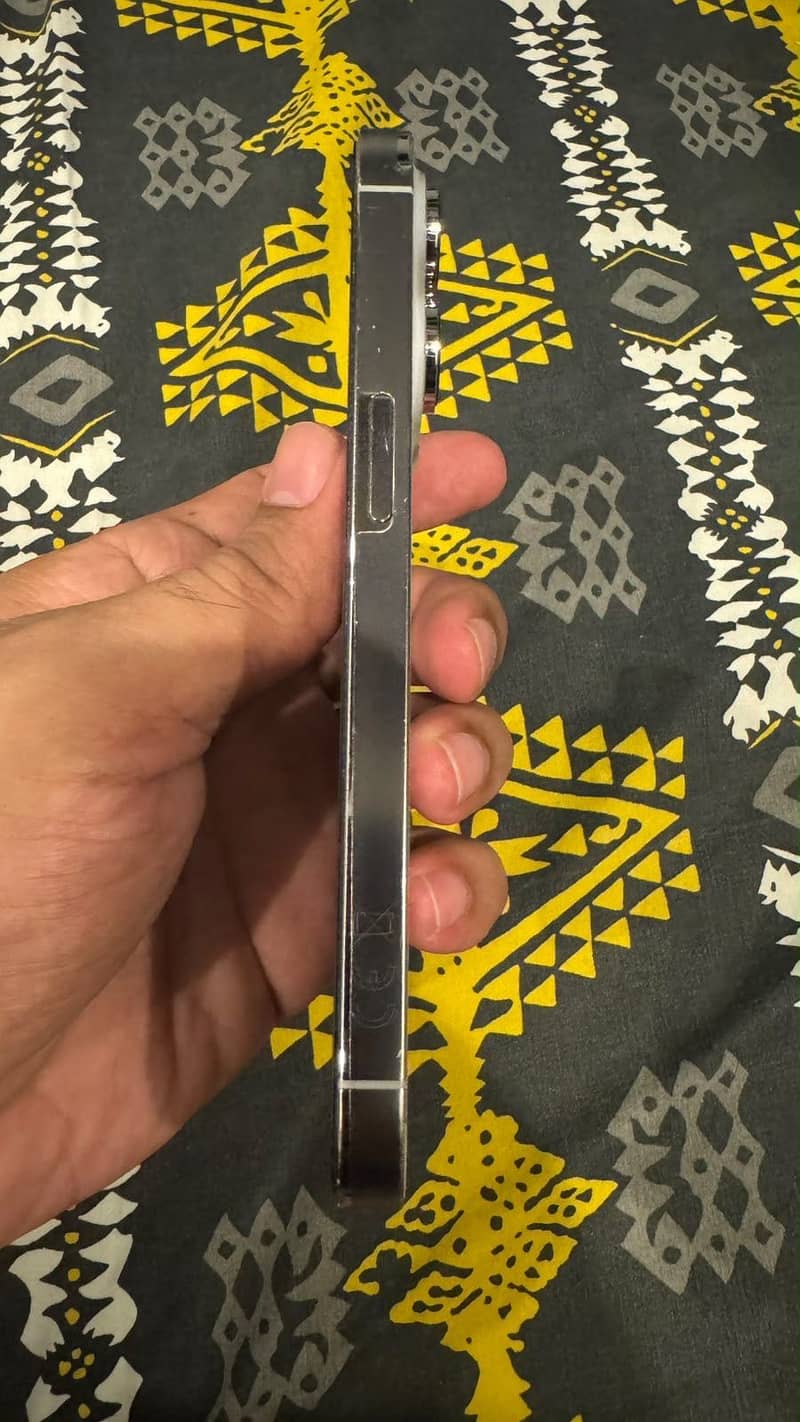 Apple iPhone 14 Pro 1