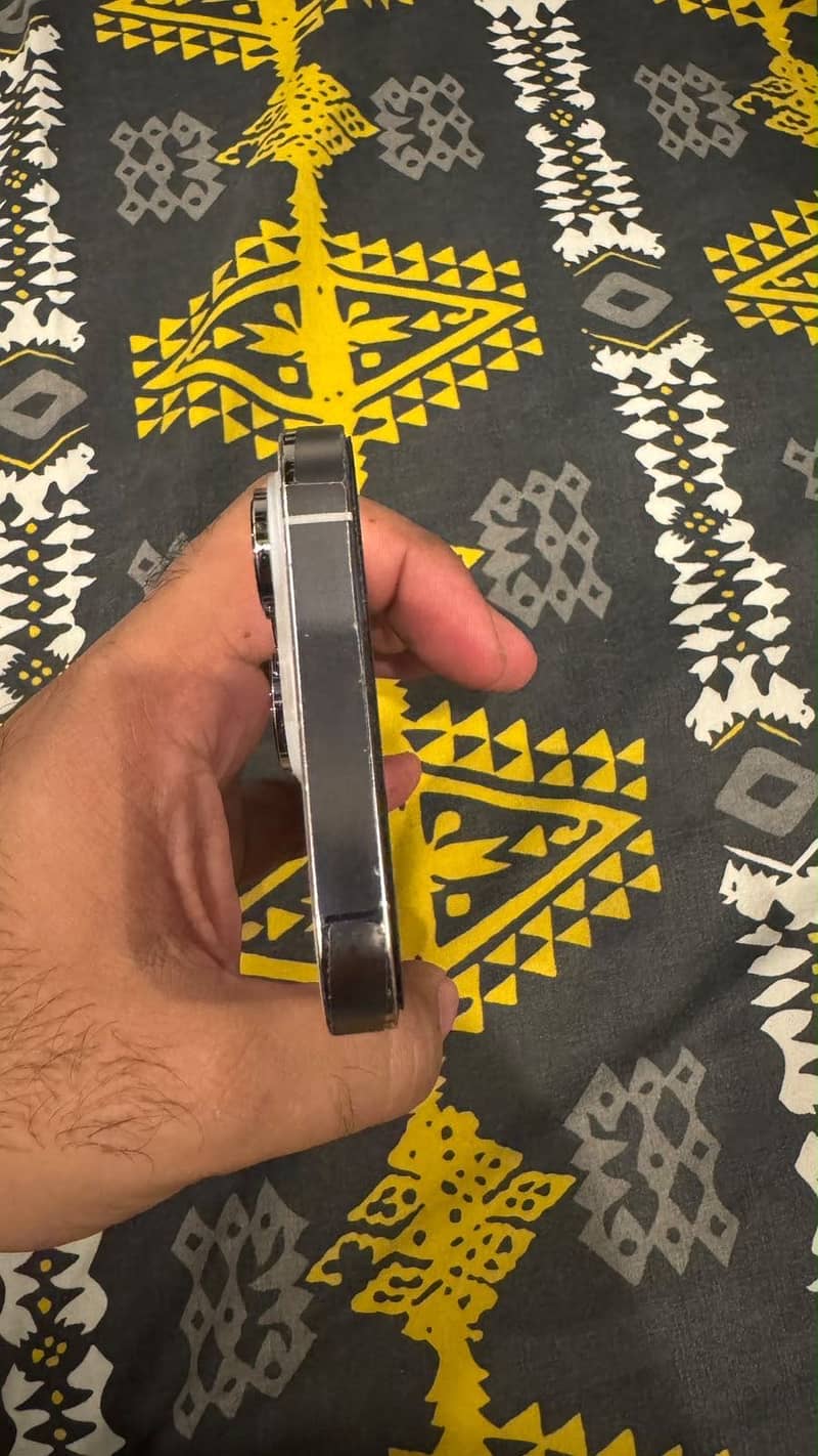 Apple iPhone 14 Pro 4