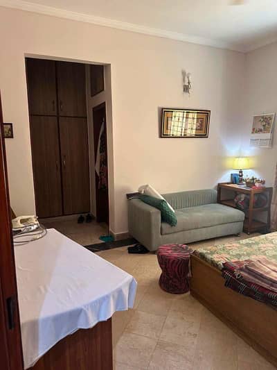 10 Marla portions available for rent pak Arab society