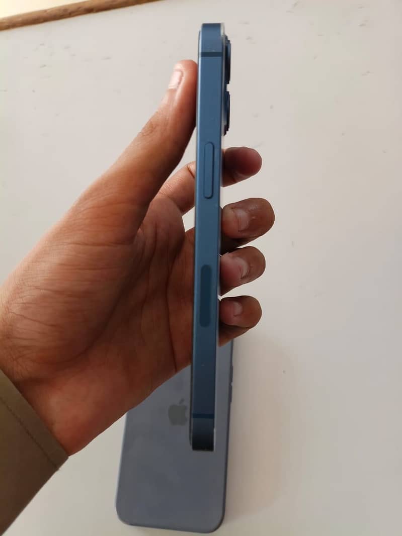 Apple iPhone 13 3