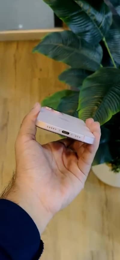 Apple iPhone 15