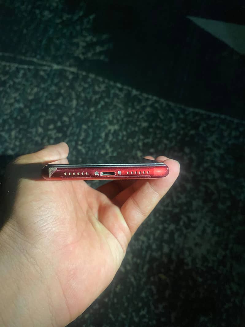 Apple iPhone 11 4