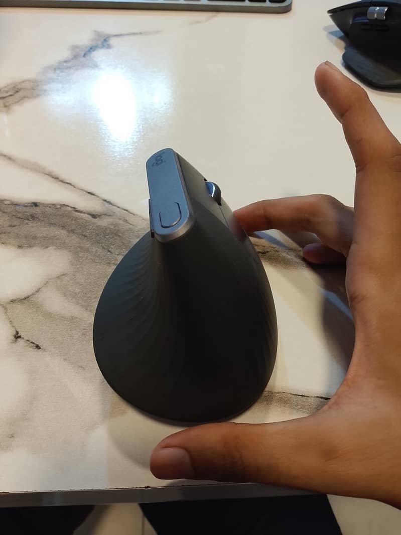 Logitech MX Vertical 3