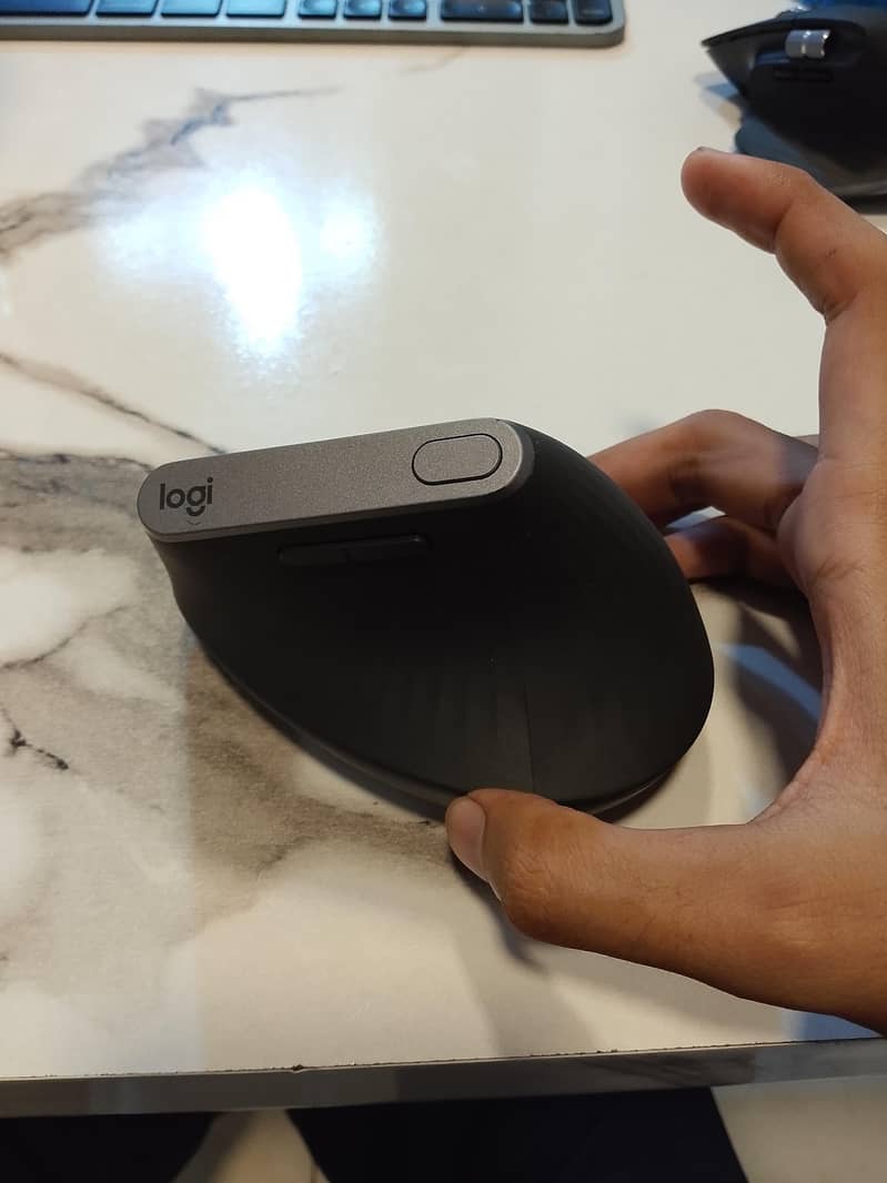 Logitech MX Vertical 4