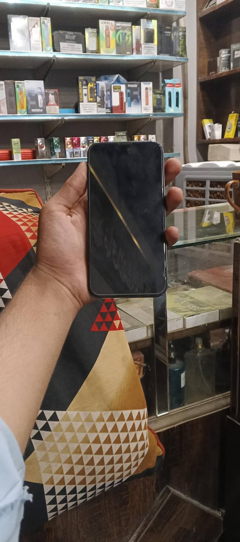 Apple iPhone 13 4
