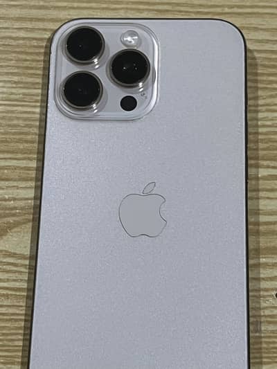 Apple iPhone 16 Pro Max