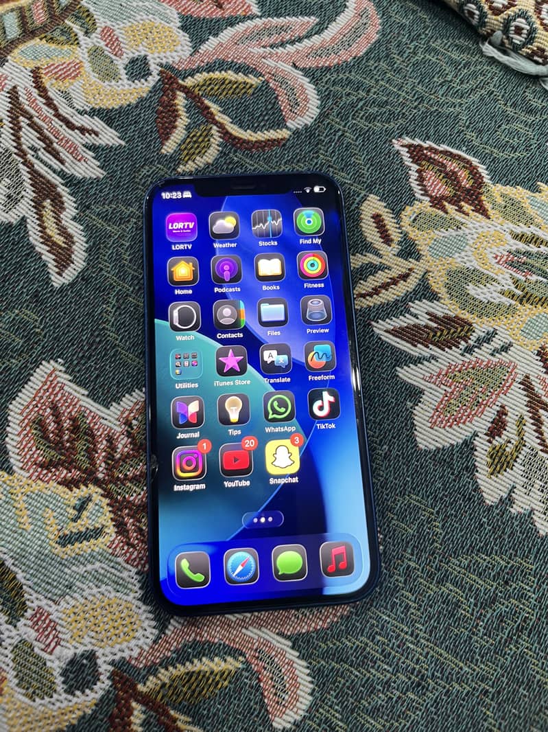 Apple iPhone 12 3