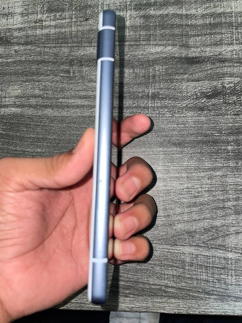 Google Pixel 7a 2