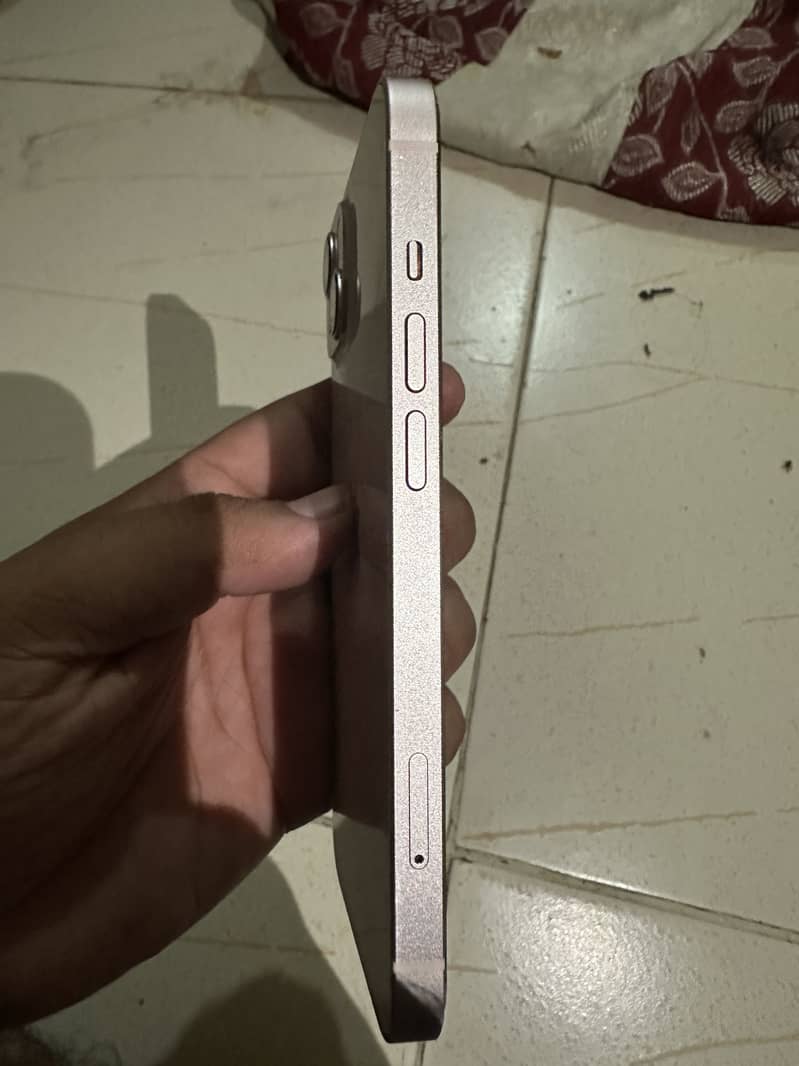Apple iPhone 13 3
