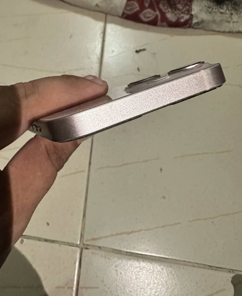 Apple iPhone 13 6