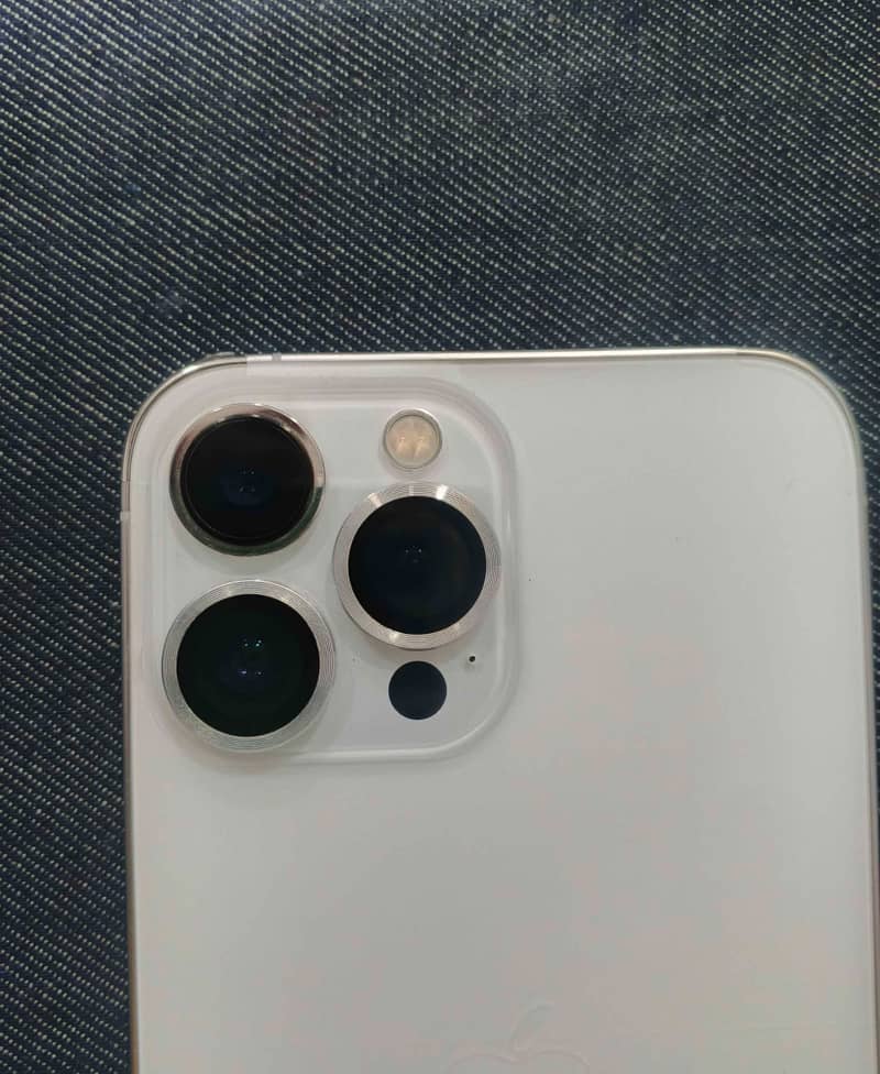 Apple iPhone 13 Pro Max 3