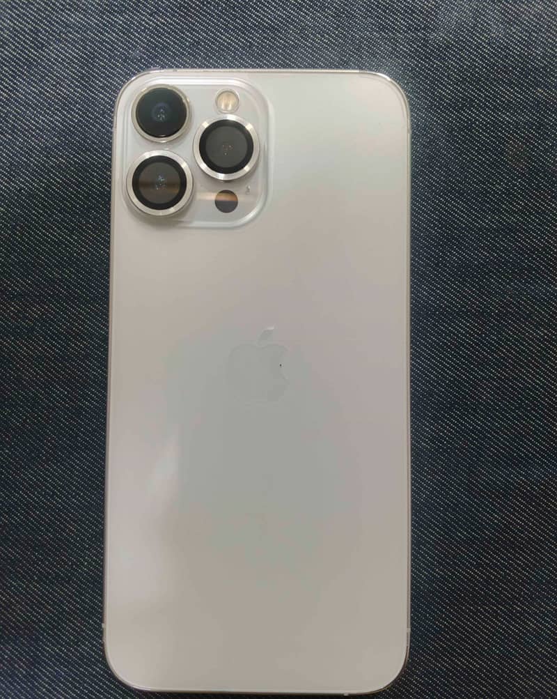 Apple iPhone 13 Pro Max 4