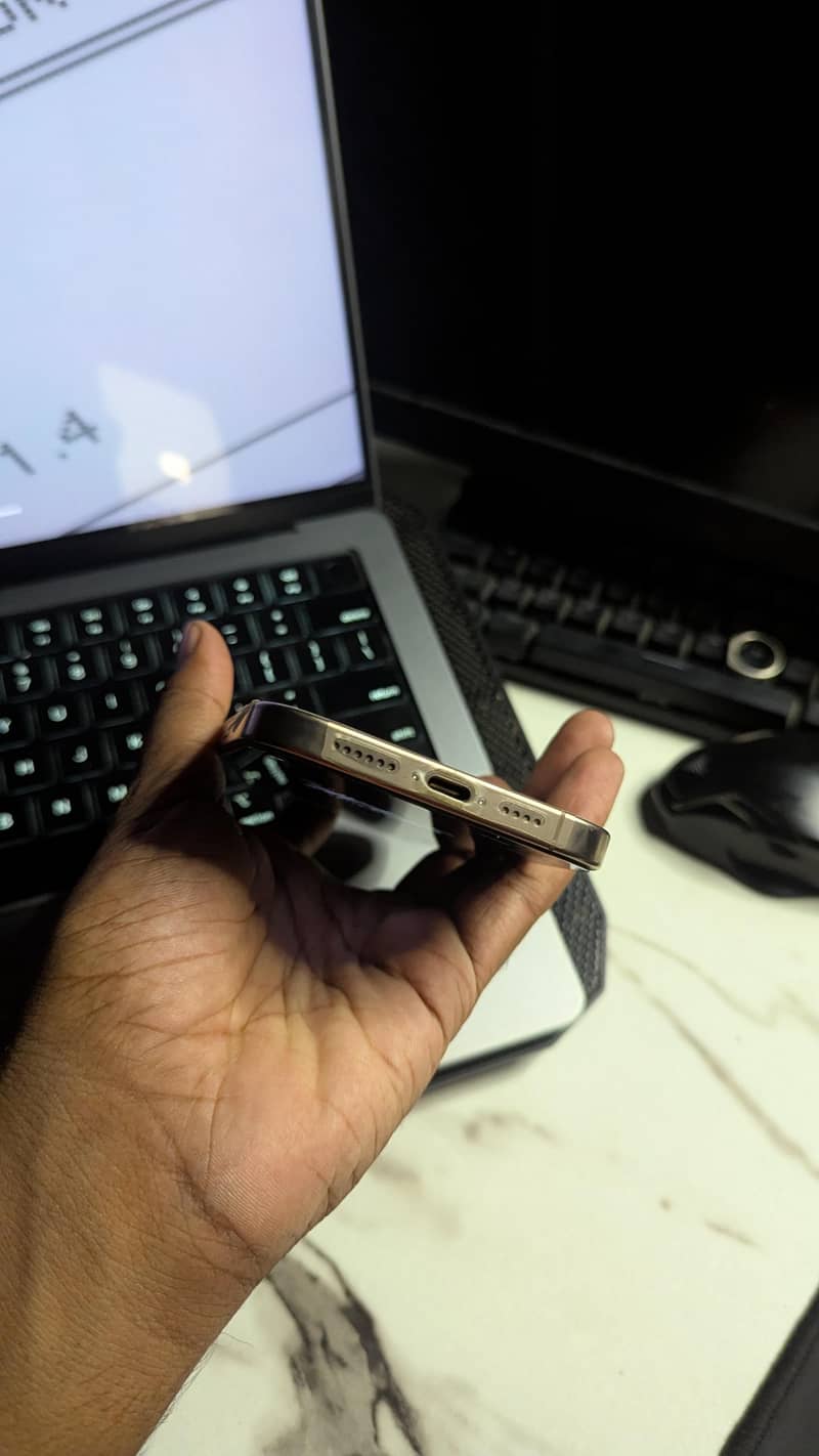 Apple iPhone 16 Pro Max non jv 5