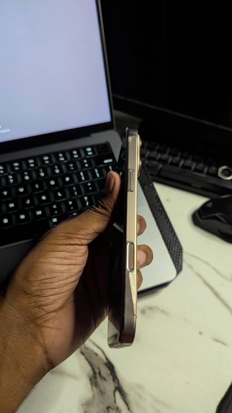 Apple iPhone 16 Pro Max non jv 6