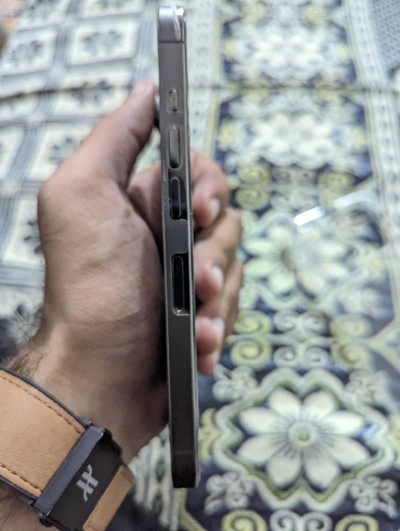 Apple iPhone 13 Pro 4