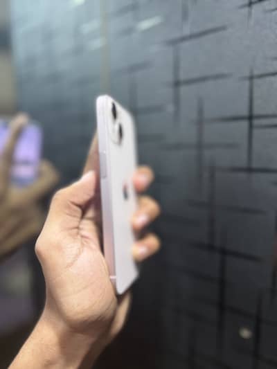 Apple iPhone 13