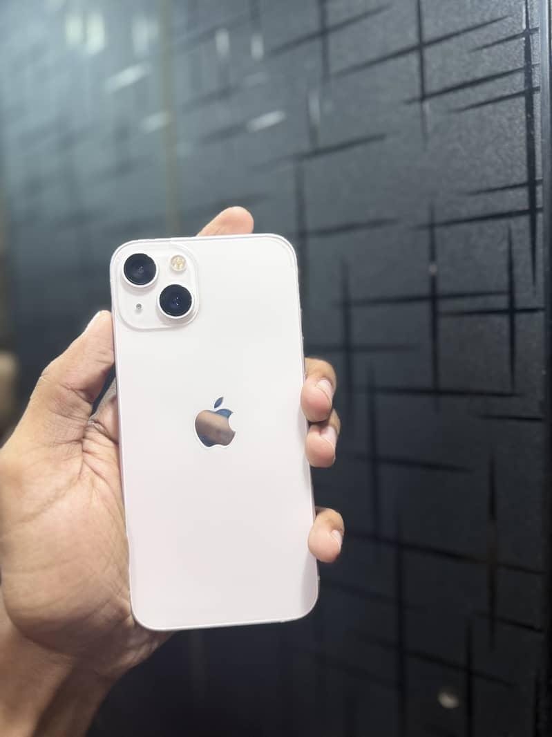 Apple iPhone 13 0