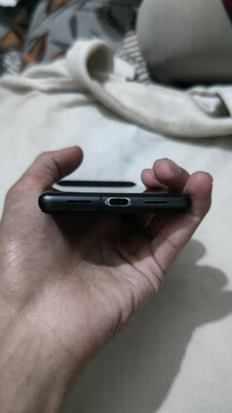 Google Pixel 7 4