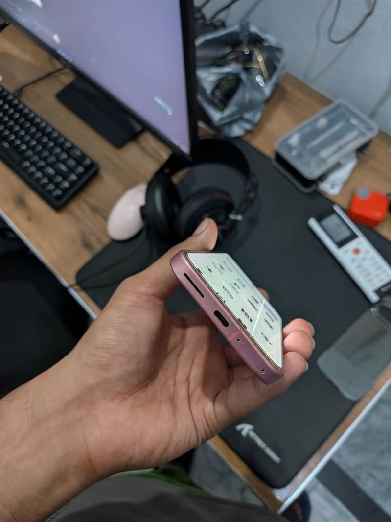 Google Pixel 9 5
