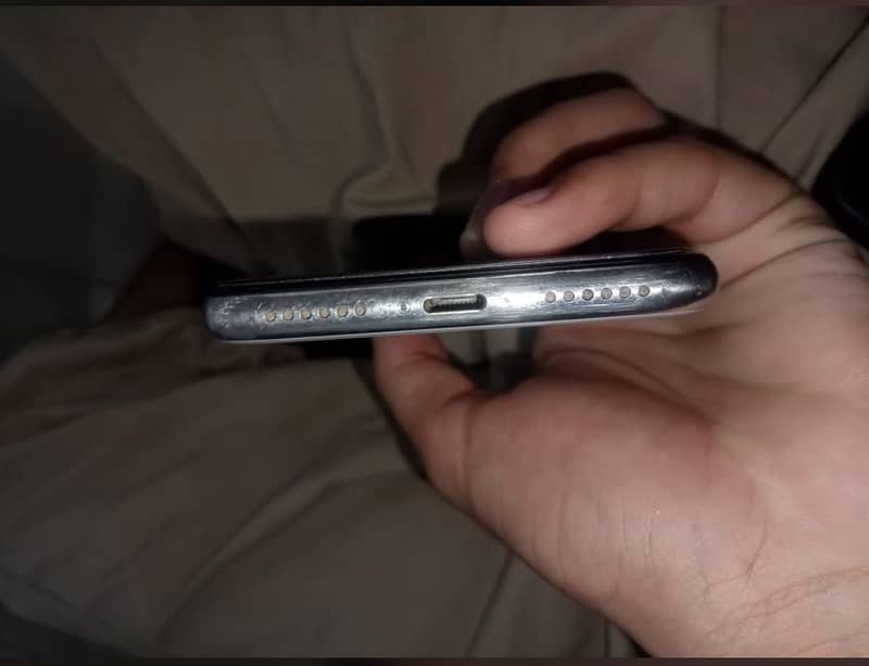 Apple iPhone X 3