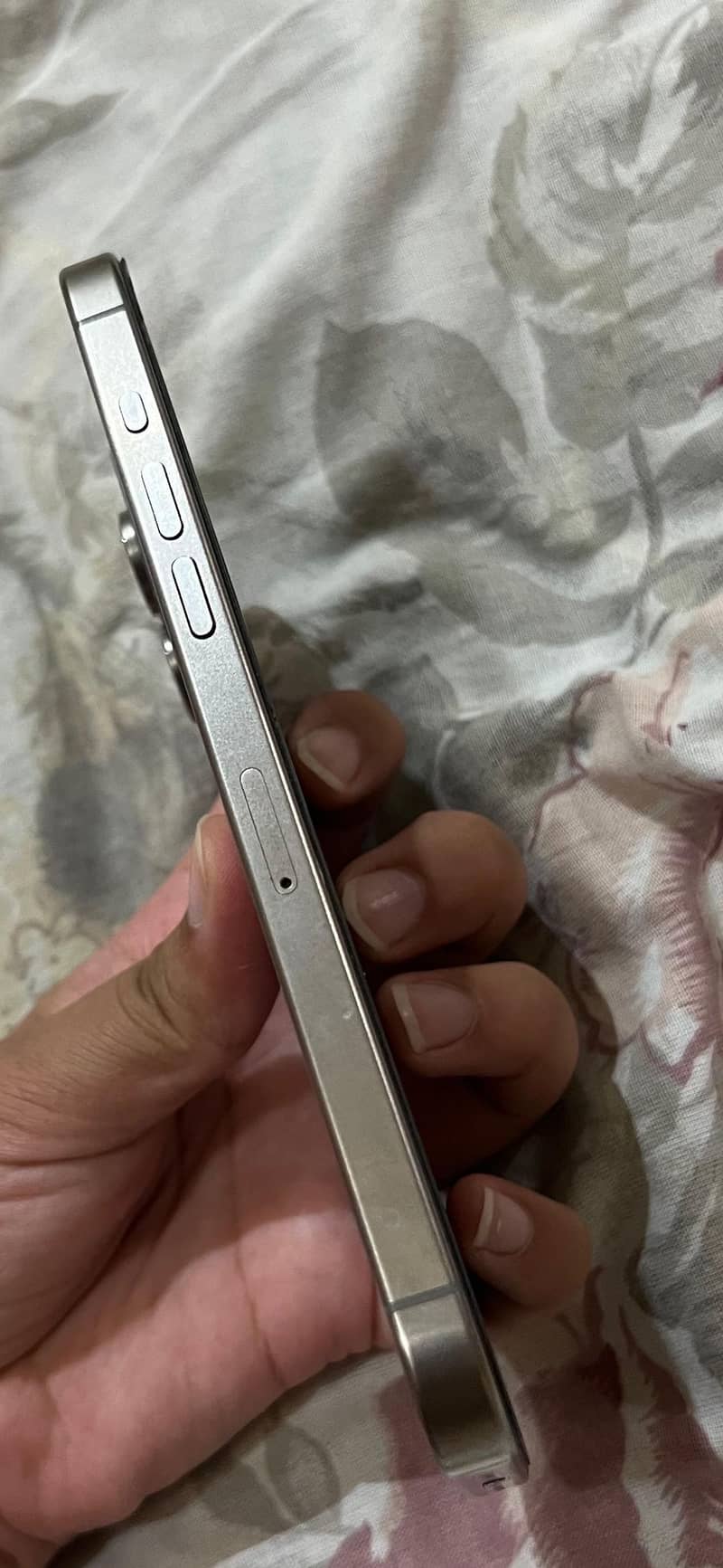 Apple iPhone 15 Pro Max 2