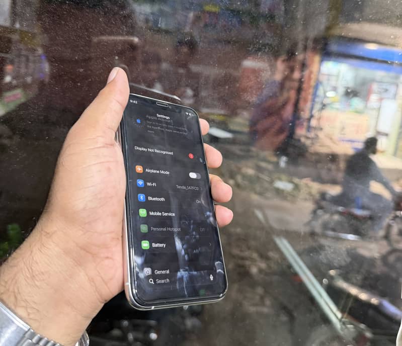 Apple iPhone 11 Pro 1
