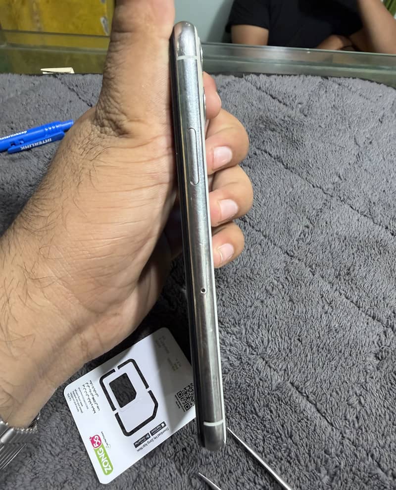 Apple iPhone 11 Pro 2