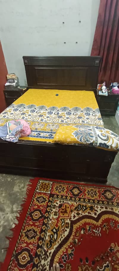 Queen Bed with 2 side tables