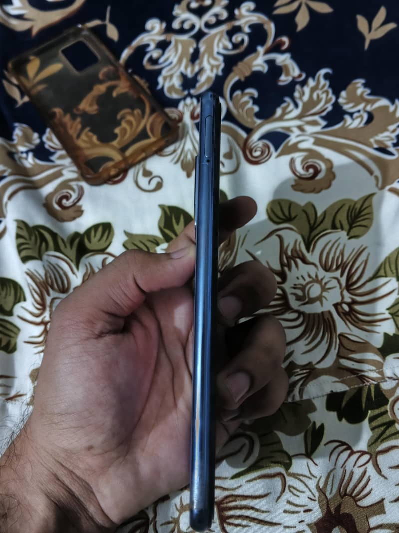 Vivo V21e 4