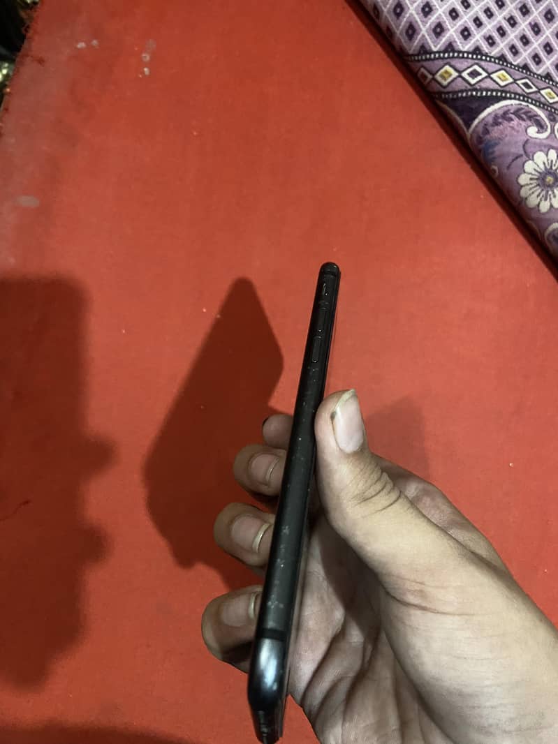 Apple iPhone 8 1