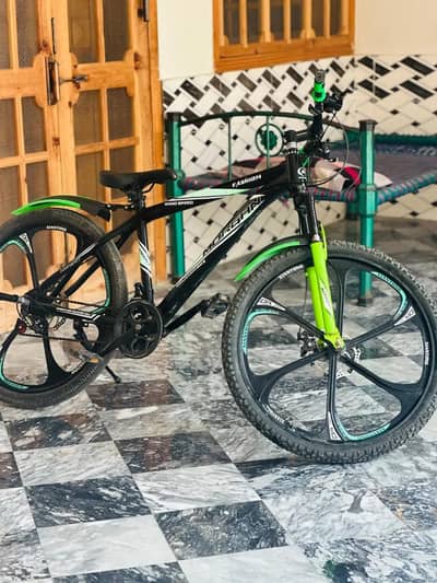 mountain bike excellent condition