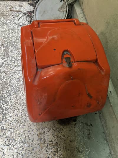 Ice box & storage petty
