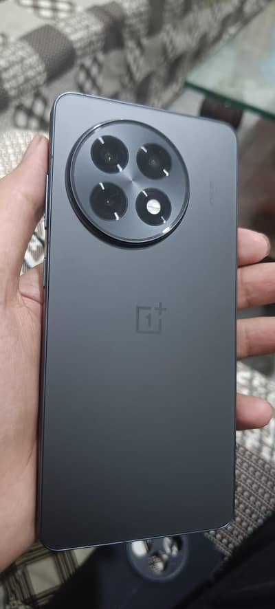 oneplus ace 5 urgent sale sim time use