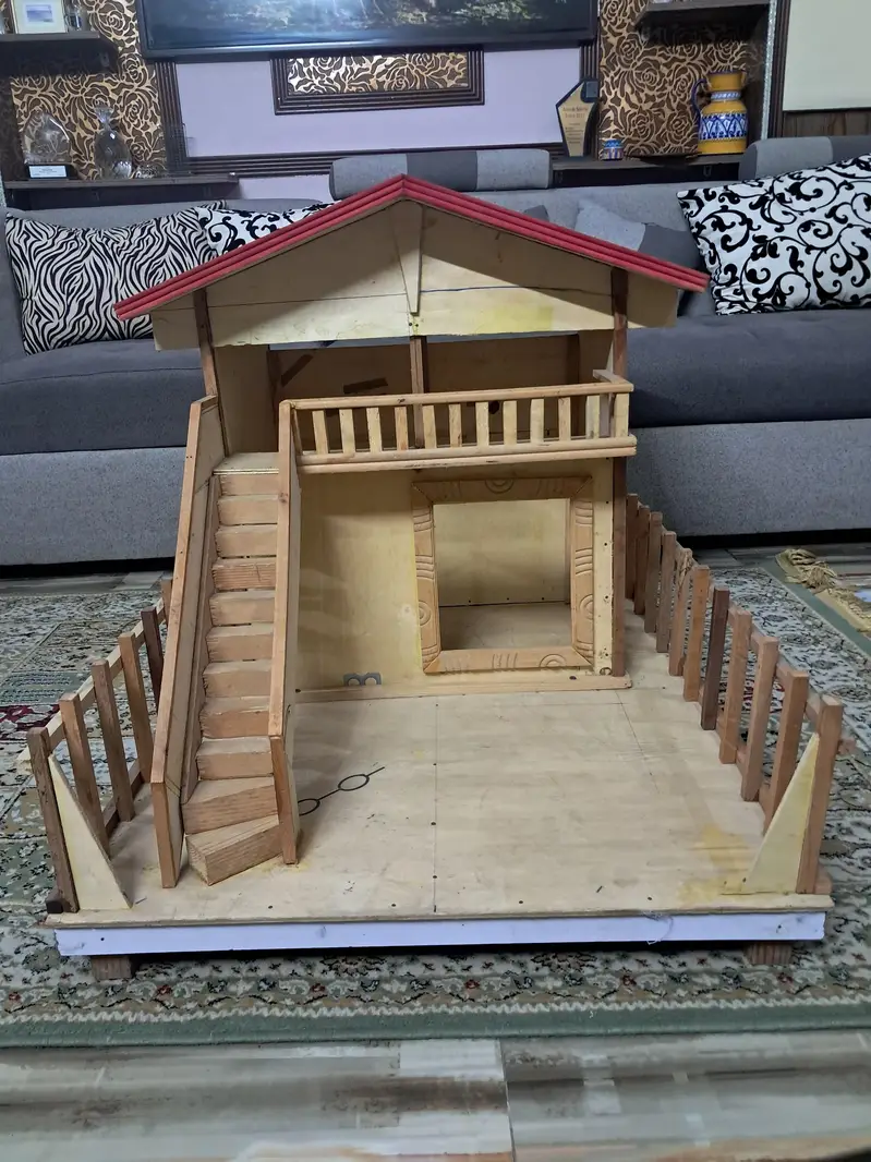 Wooden Cat House — photo 4