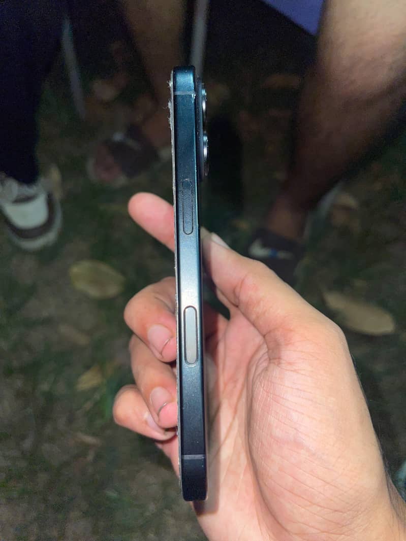 Apple iPhone 16 0