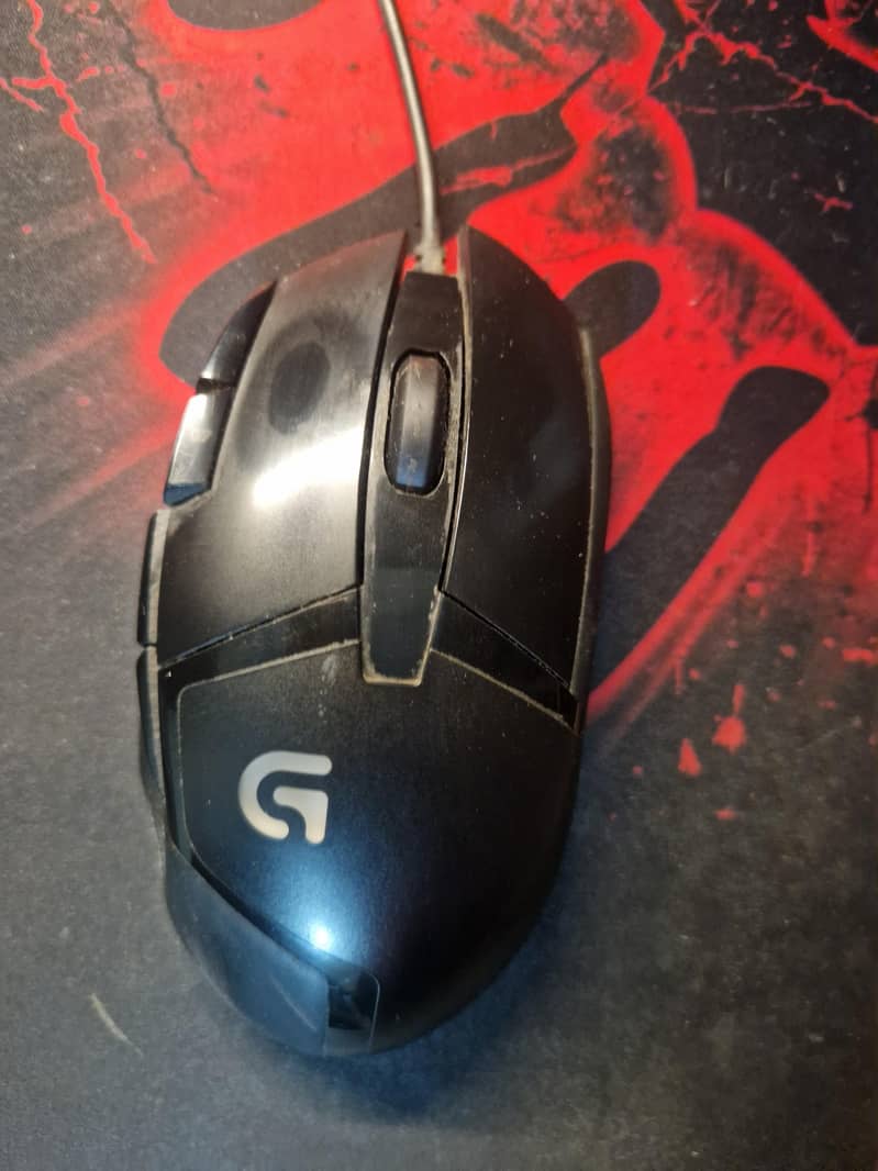 Logitech G402 1