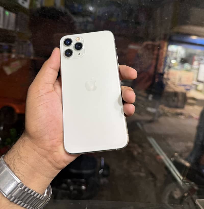 Apple iPhone 11 Pro 5