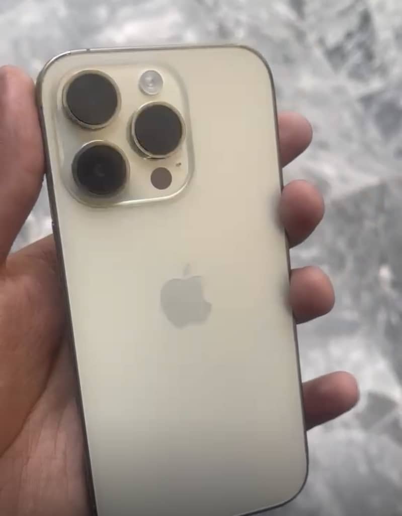 Apple iPhone 14 Pro 0