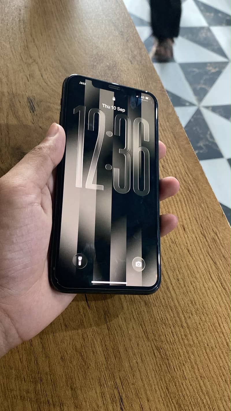Apple iPhone 11 Pro Max 2
