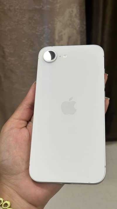 Apple iPhone 16e