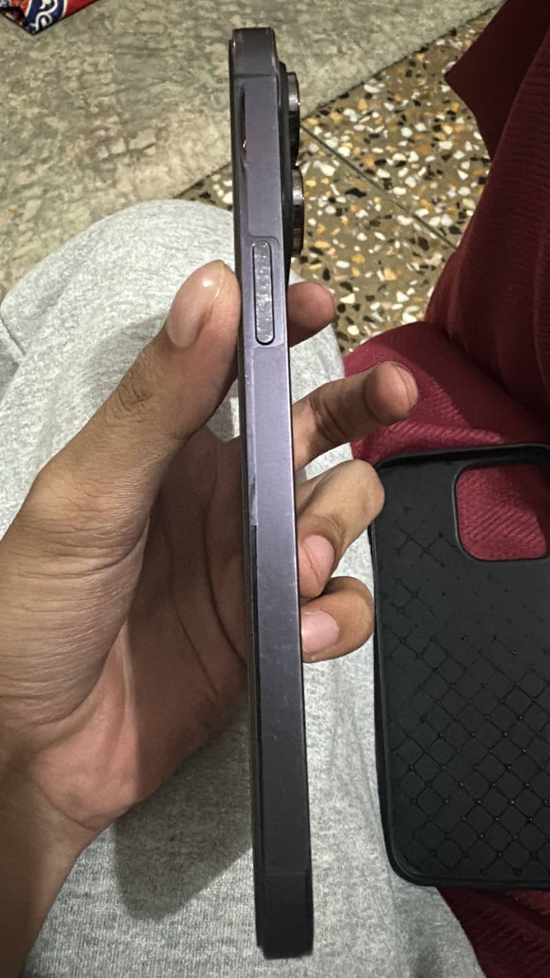 Apple iPhone 14 Pro Max 3