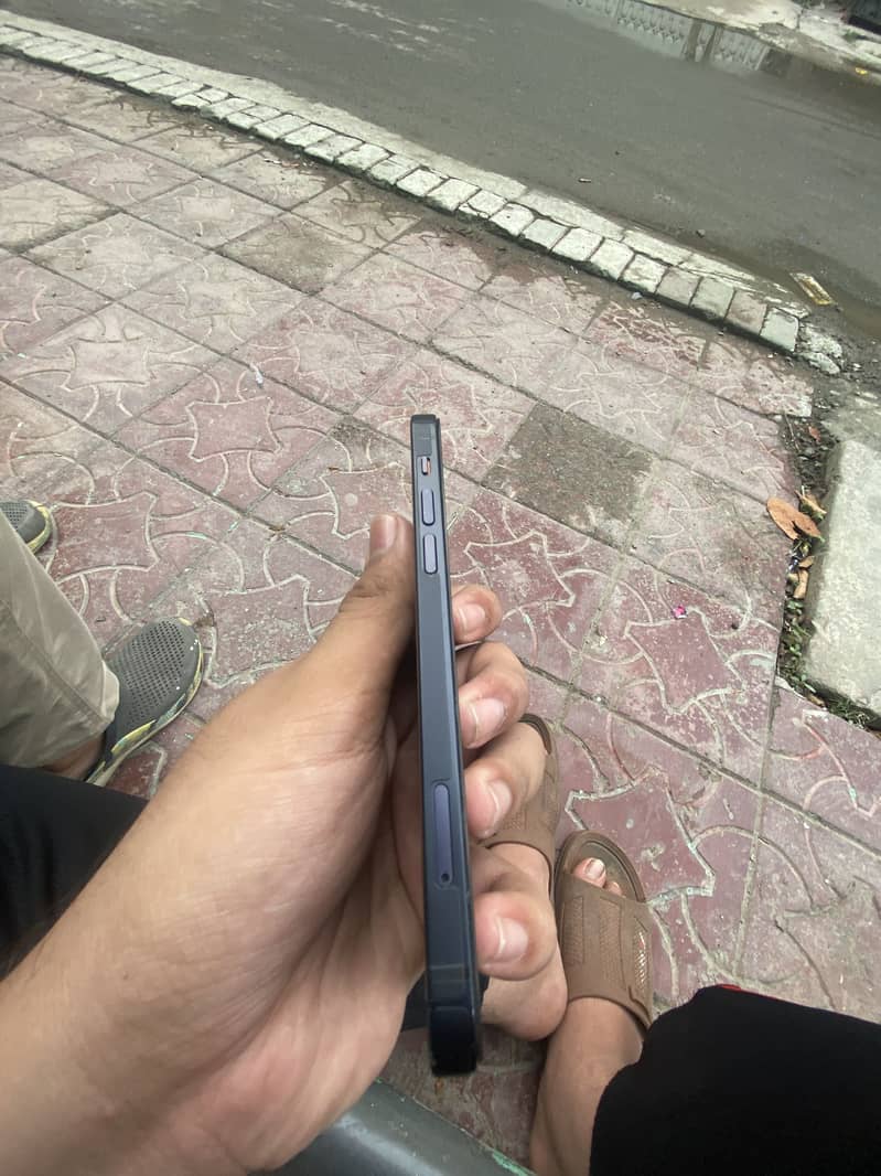 Apple iPhone 12 5