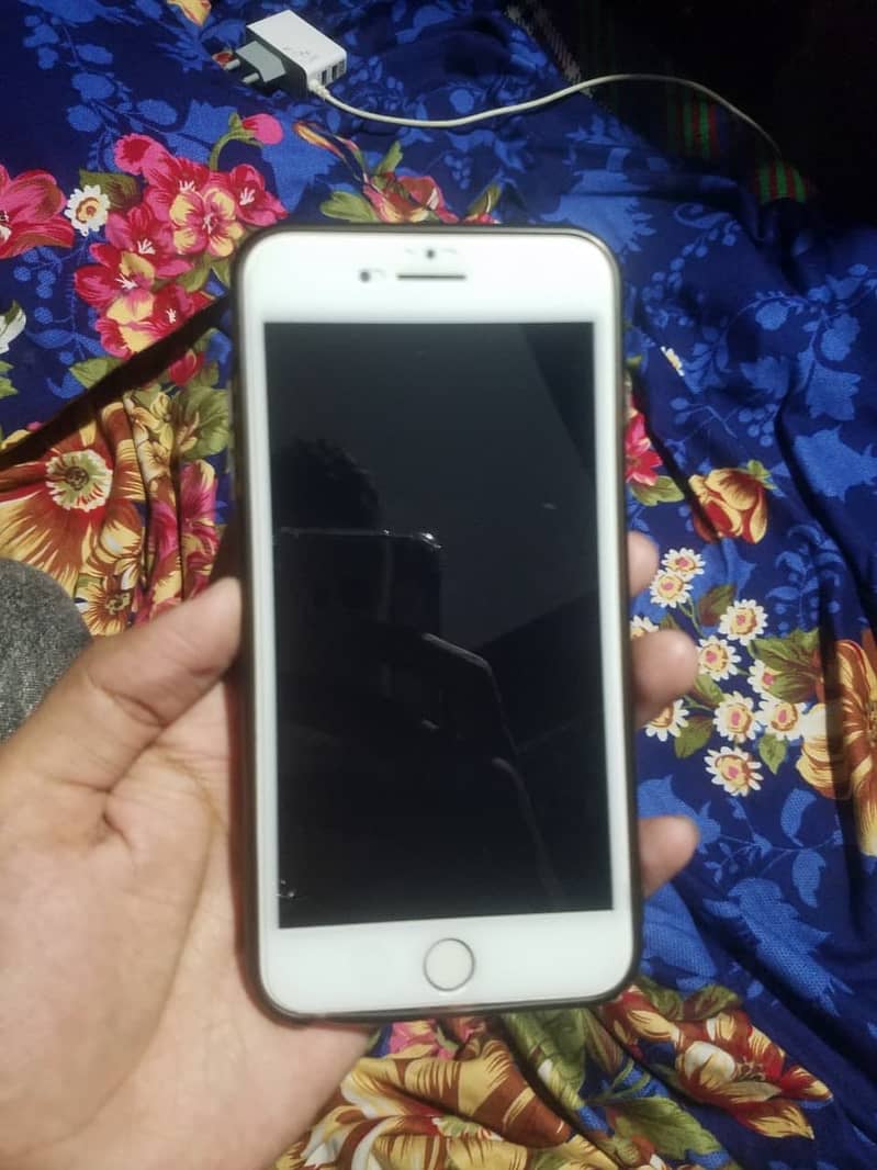 Apple iPhone 7 Plus 3