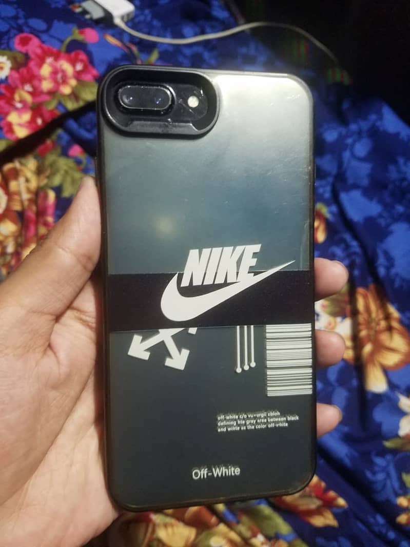 Apple iPhone 7 Plus 4