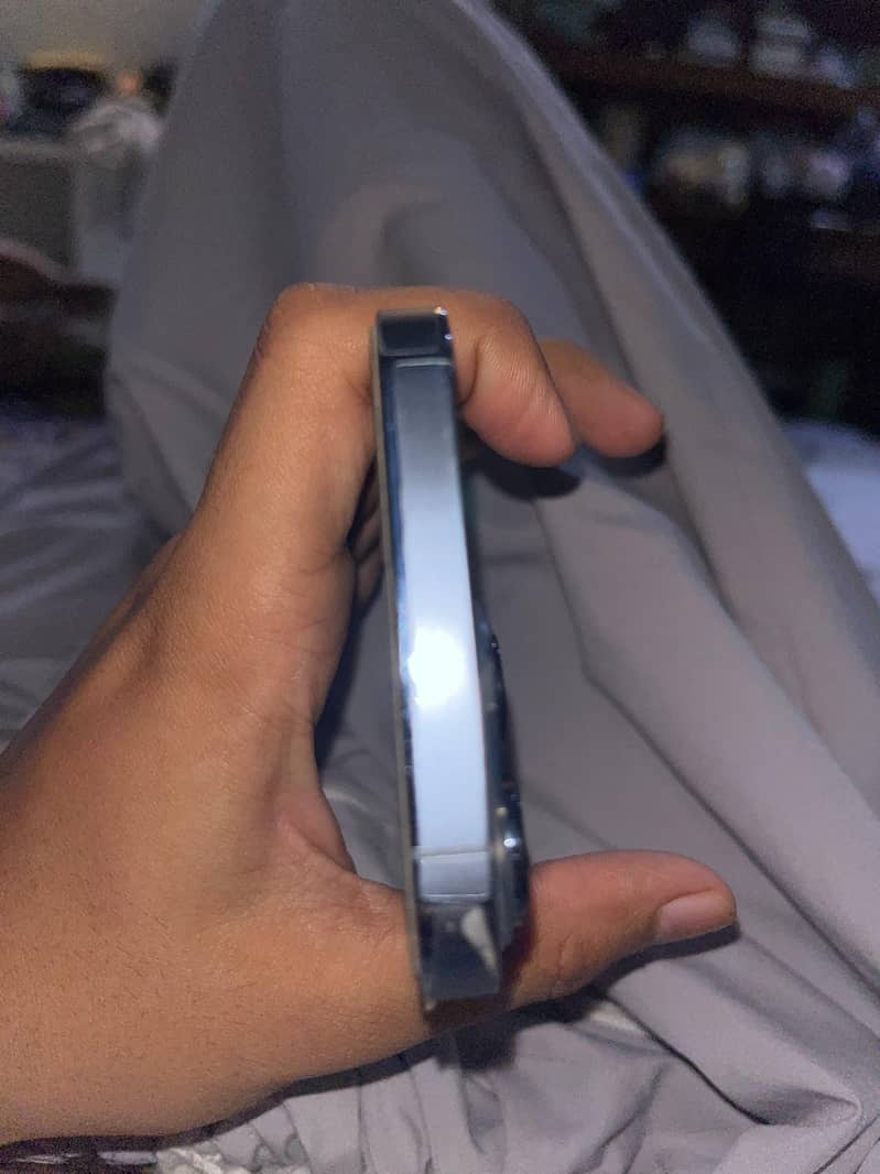 Apple iPhone 13 Pro 2