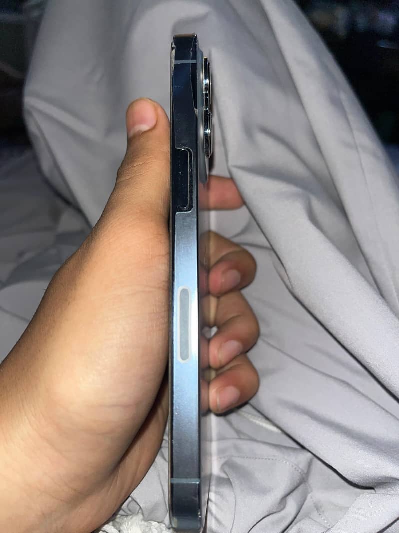 Apple iPhone 13 Pro 3