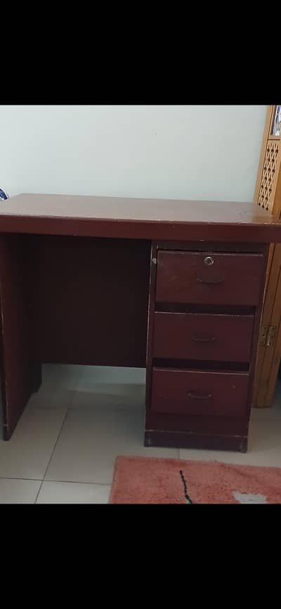 Office table for sale contact num 0323 6008986