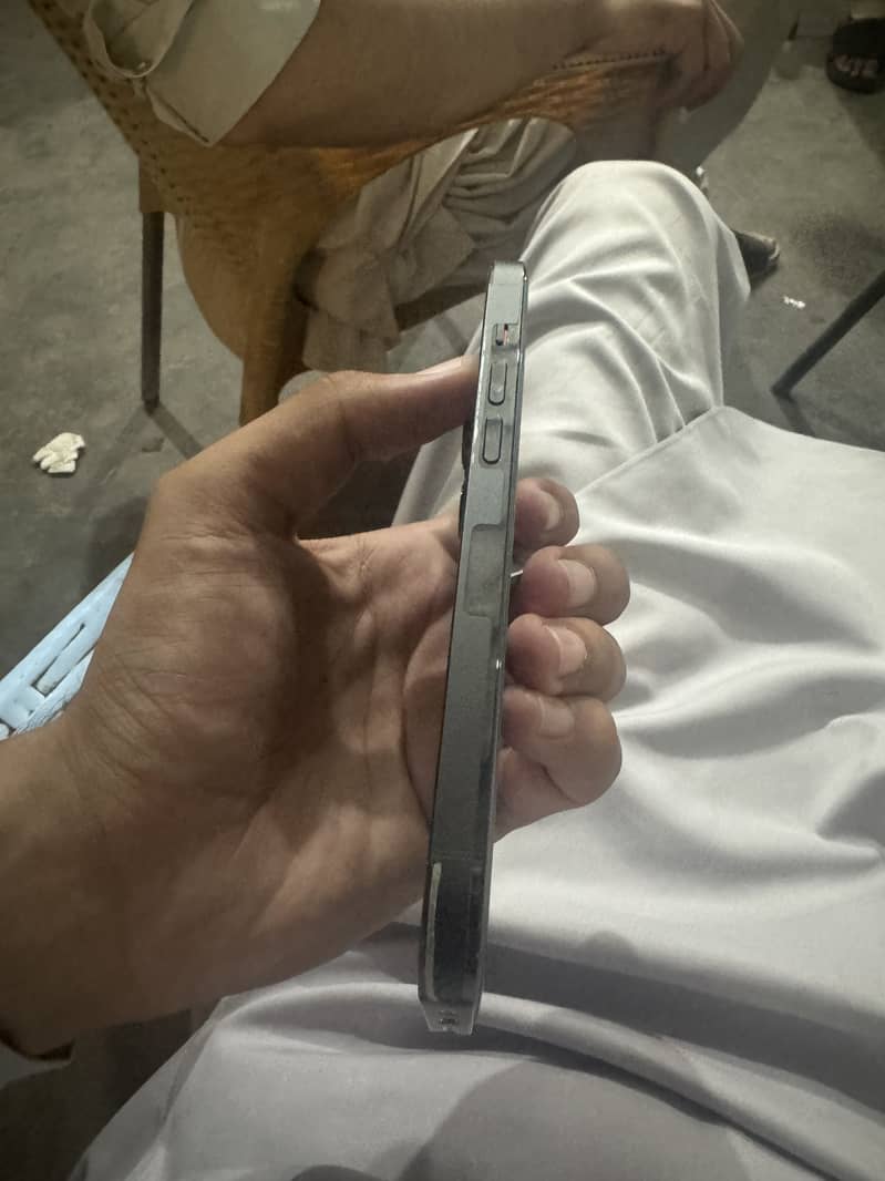 Apple iPhone 14 Pro 4
